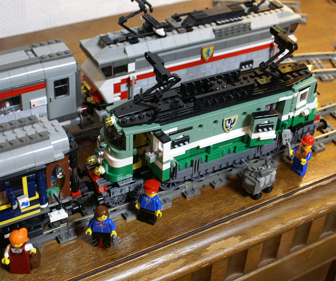 2d2_9100_04.jpg