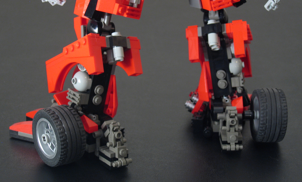 sideswipe_detail_foot6.jpg
