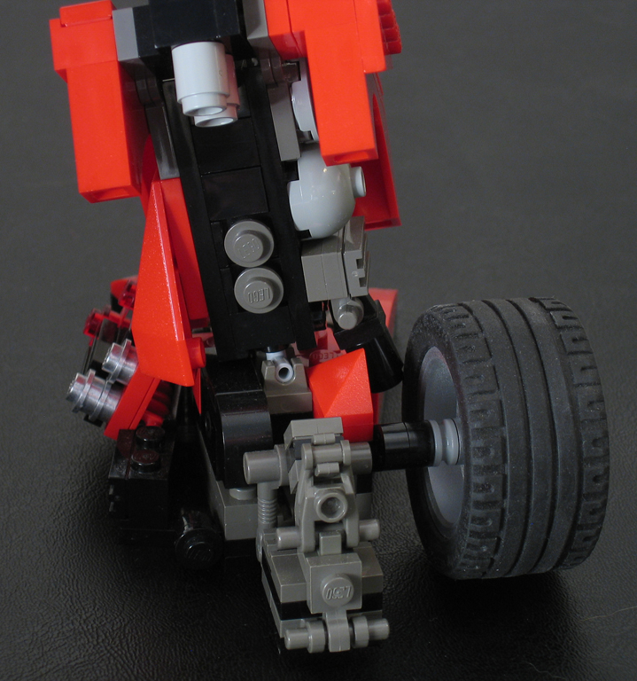 sideswipe_detail_foot8.jpg
