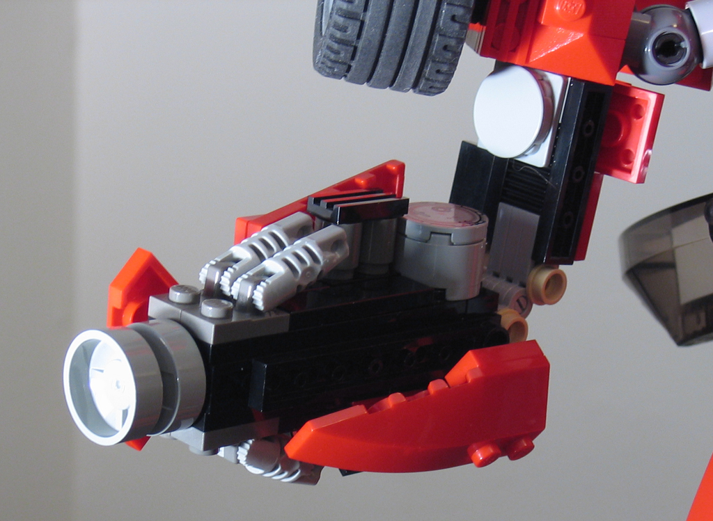 sideswipe_detail_gun1.jpg