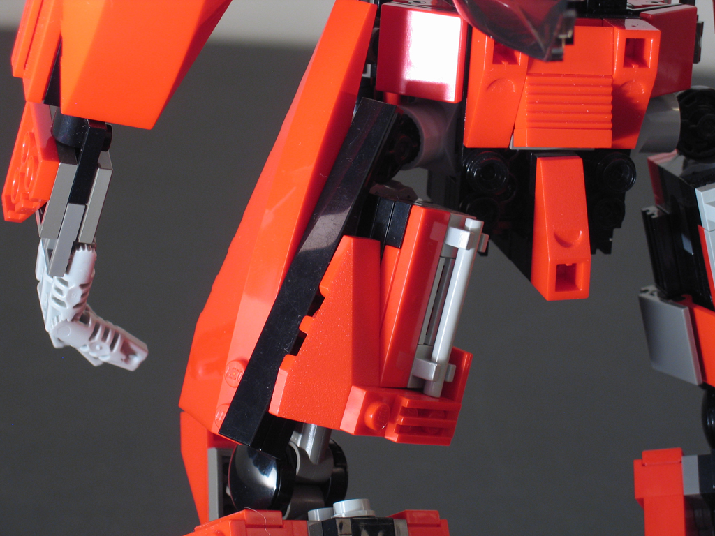 sideswipe_detail_hip1.jpg