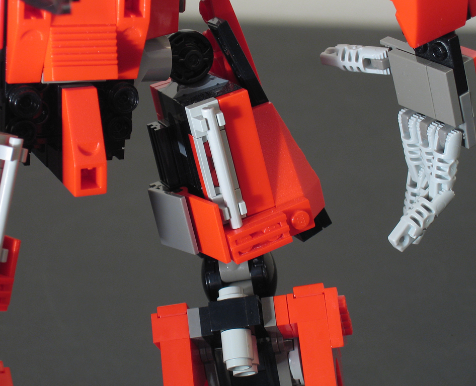 sideswipe_detail_hip2.jpg