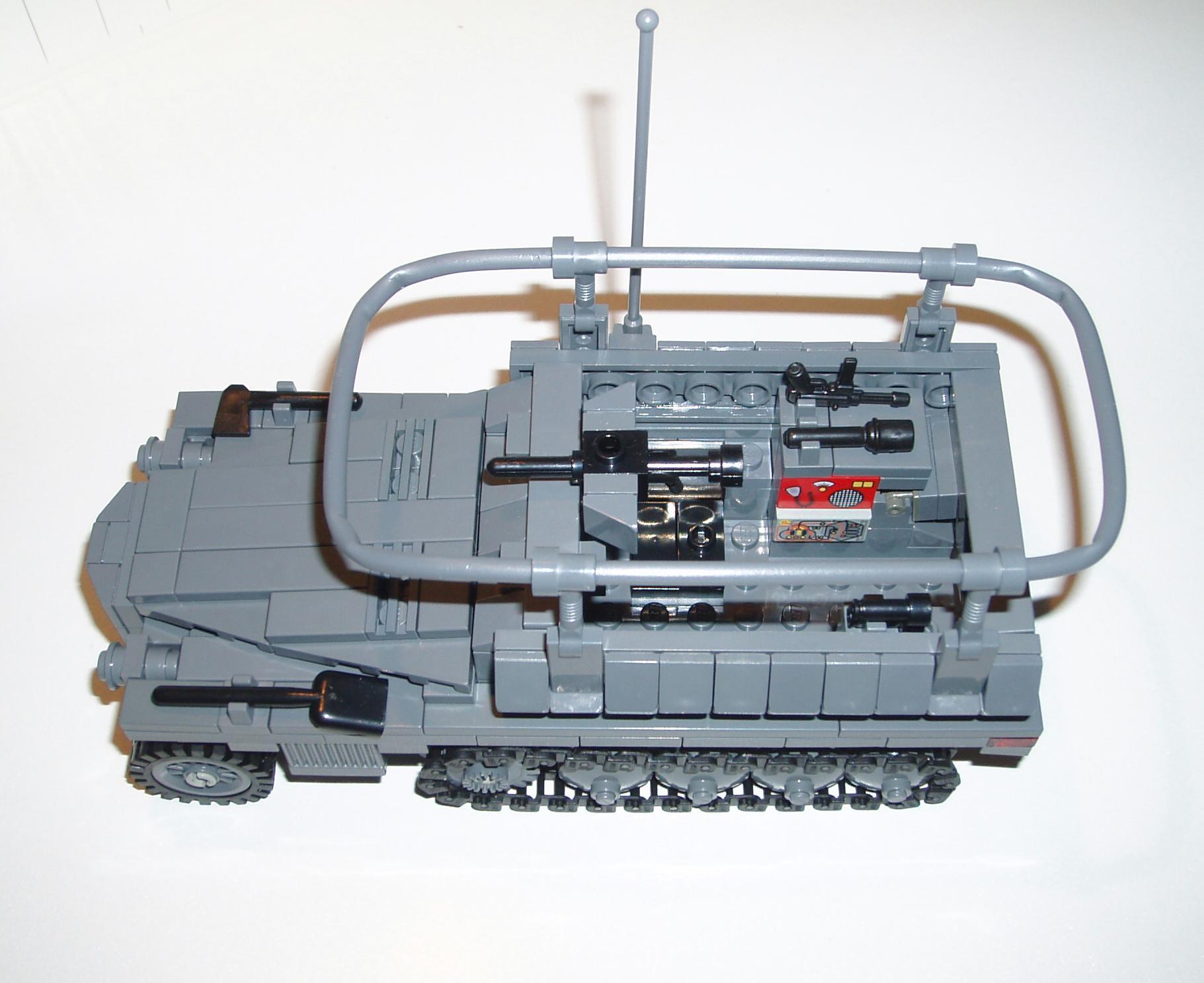 sfzdk_-_sdkfz_250_half-track_-_03.jpg
