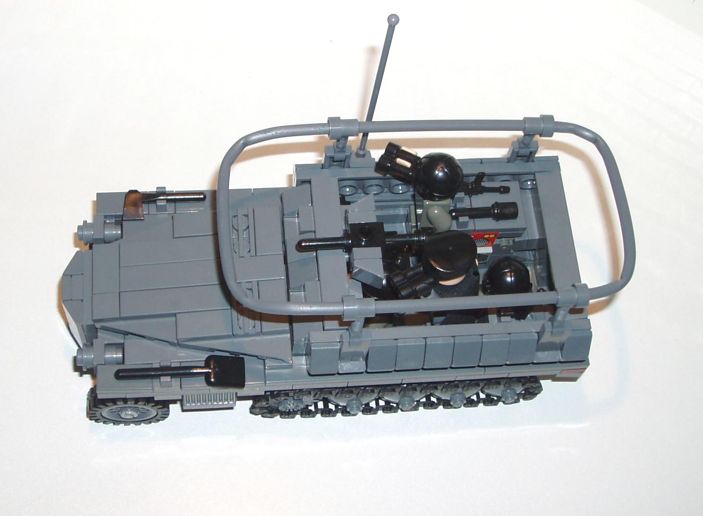 sfzdk_-_sdkfz_250_half-track_-_08.jpg