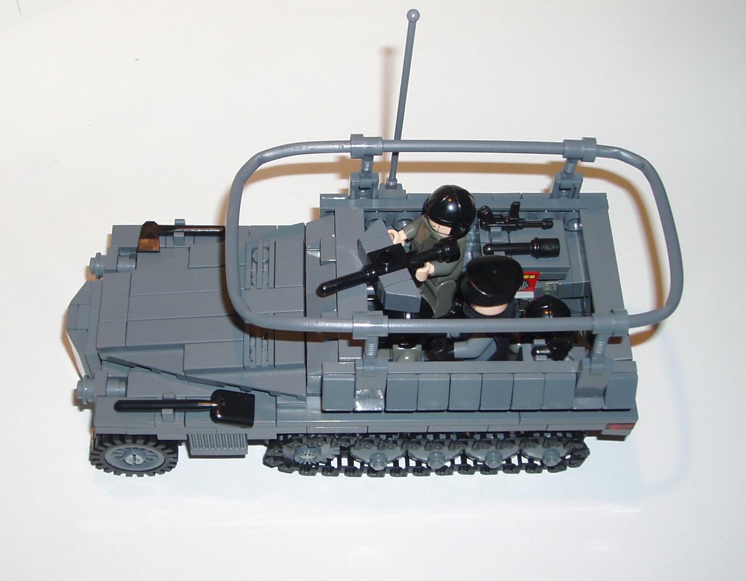 sfzdk_-_sdkfz_250_half-track_-_09.jpg
