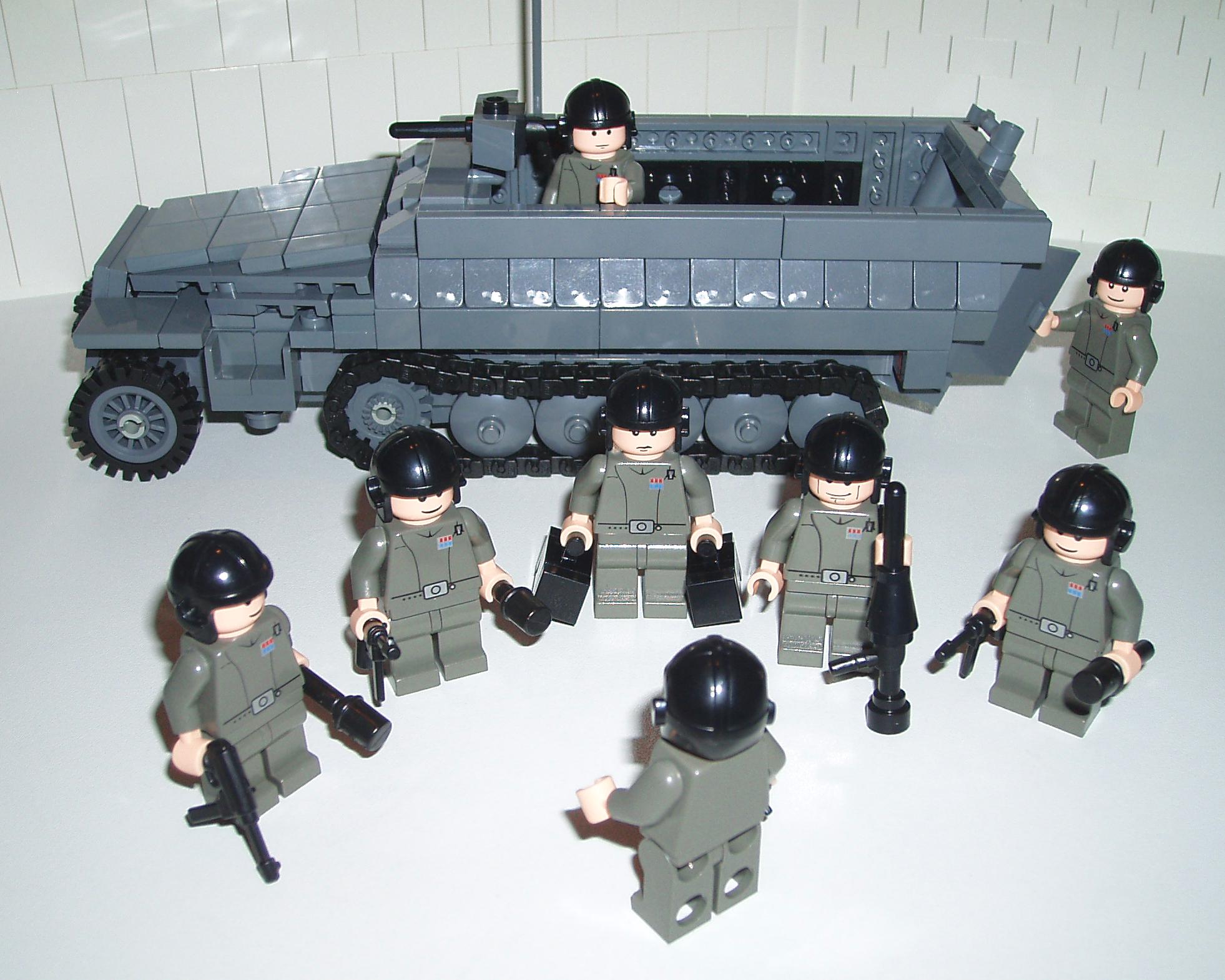 sfzdk_-_sdkfz_251_half-track_-_05.jpg