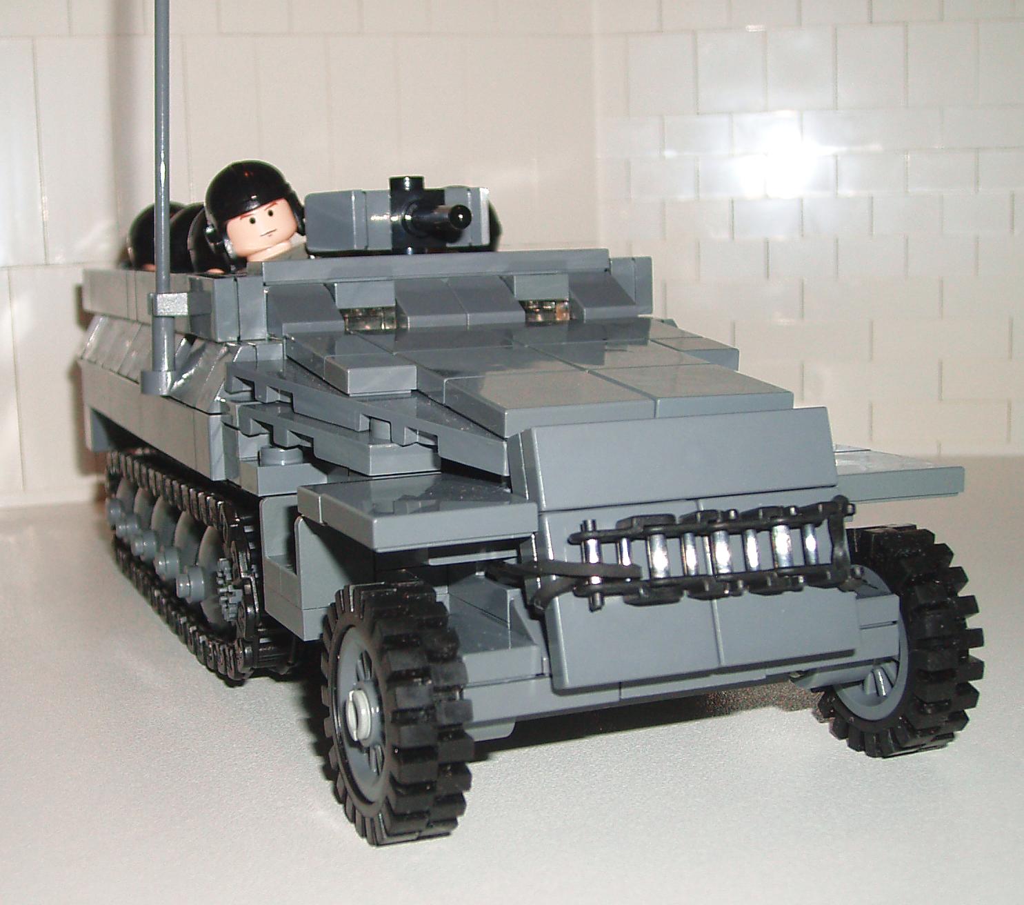 sfzdk_-_sdkfz_251_half-track_-_10.jpg