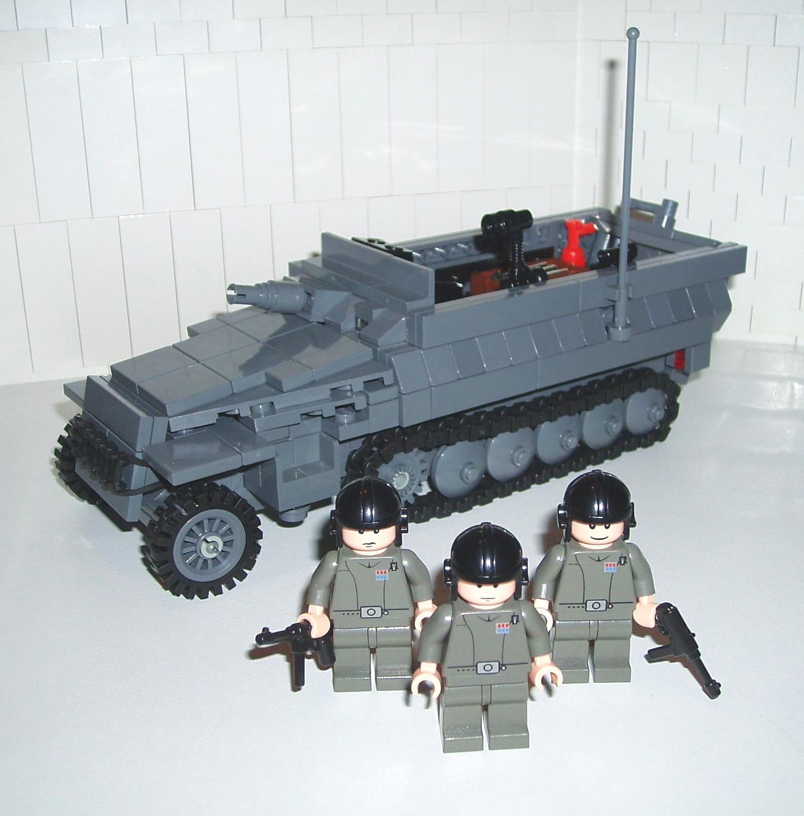 sfzdk_-_sdkfz_251_half-track_-_11.jpg
