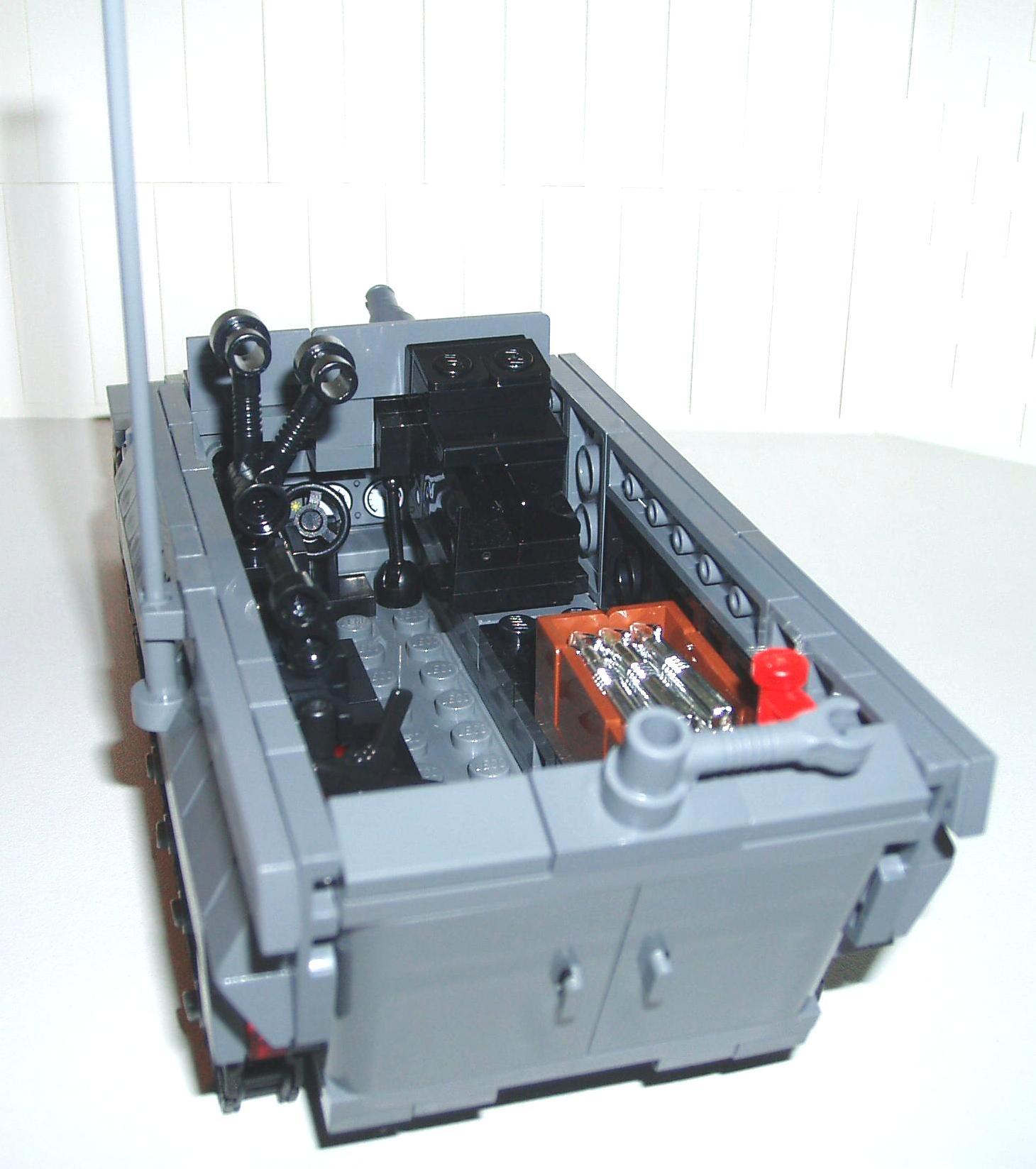 sfzdk_-_sdkfz_251_half-track_-_12.jpg
