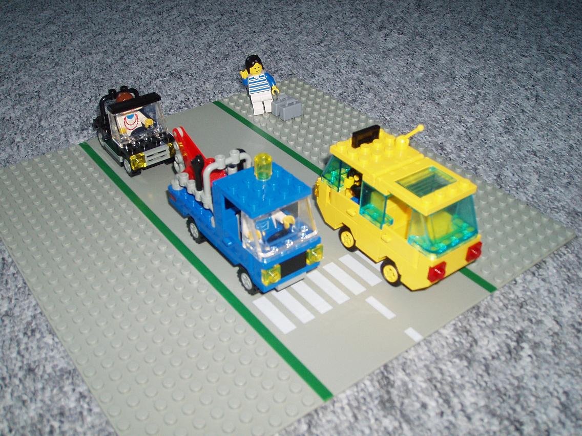 sfzdk_-_town_-_taxi_minibus_02.jpg