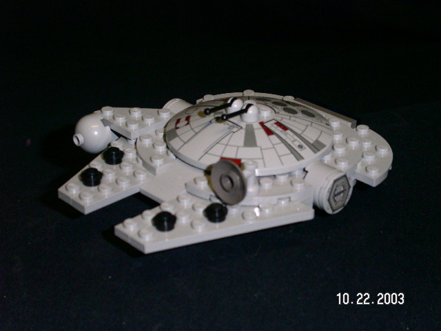 4488_millennium_falcon.jpg