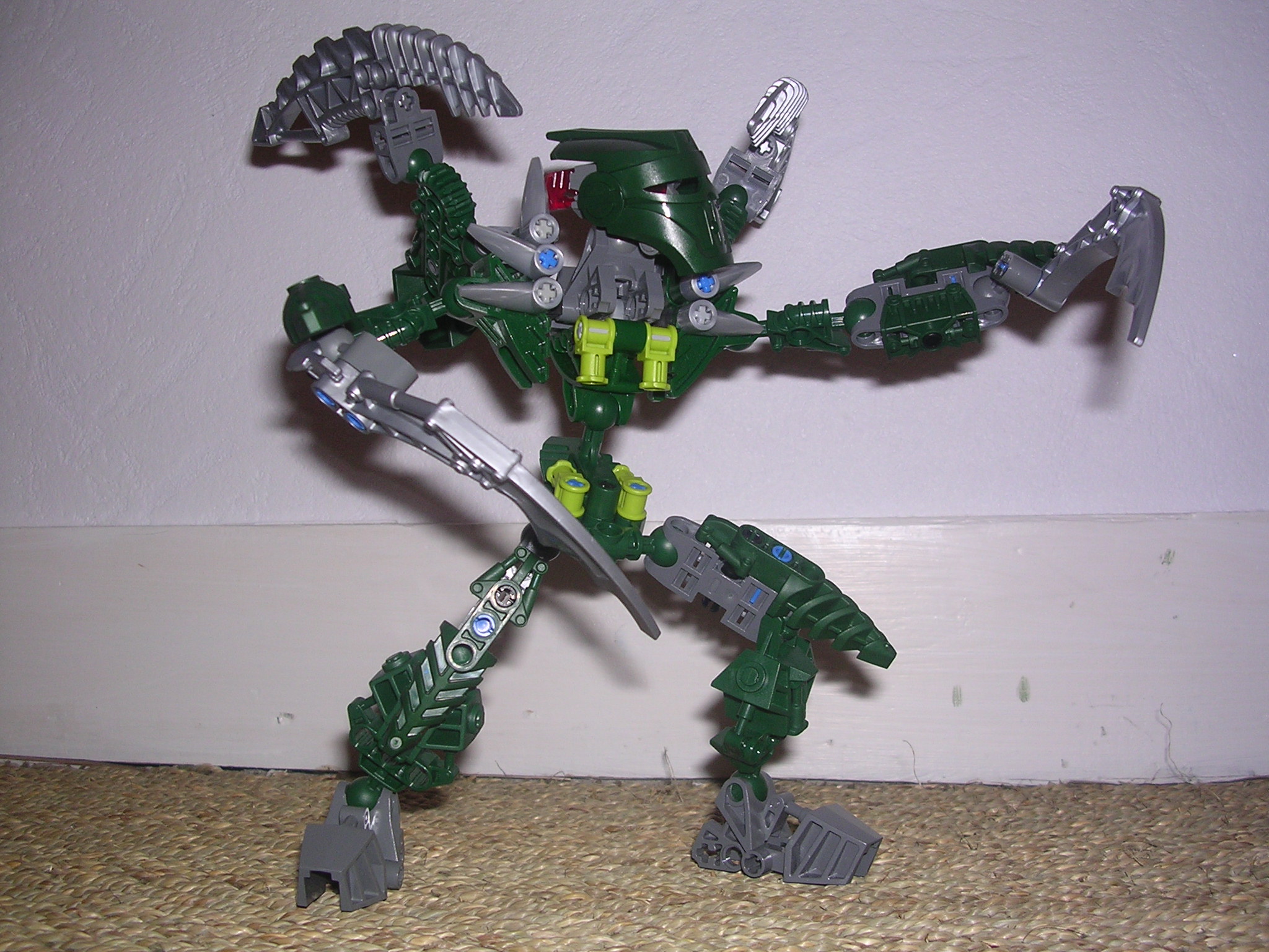 10_lephyr_fight_pose.jpg