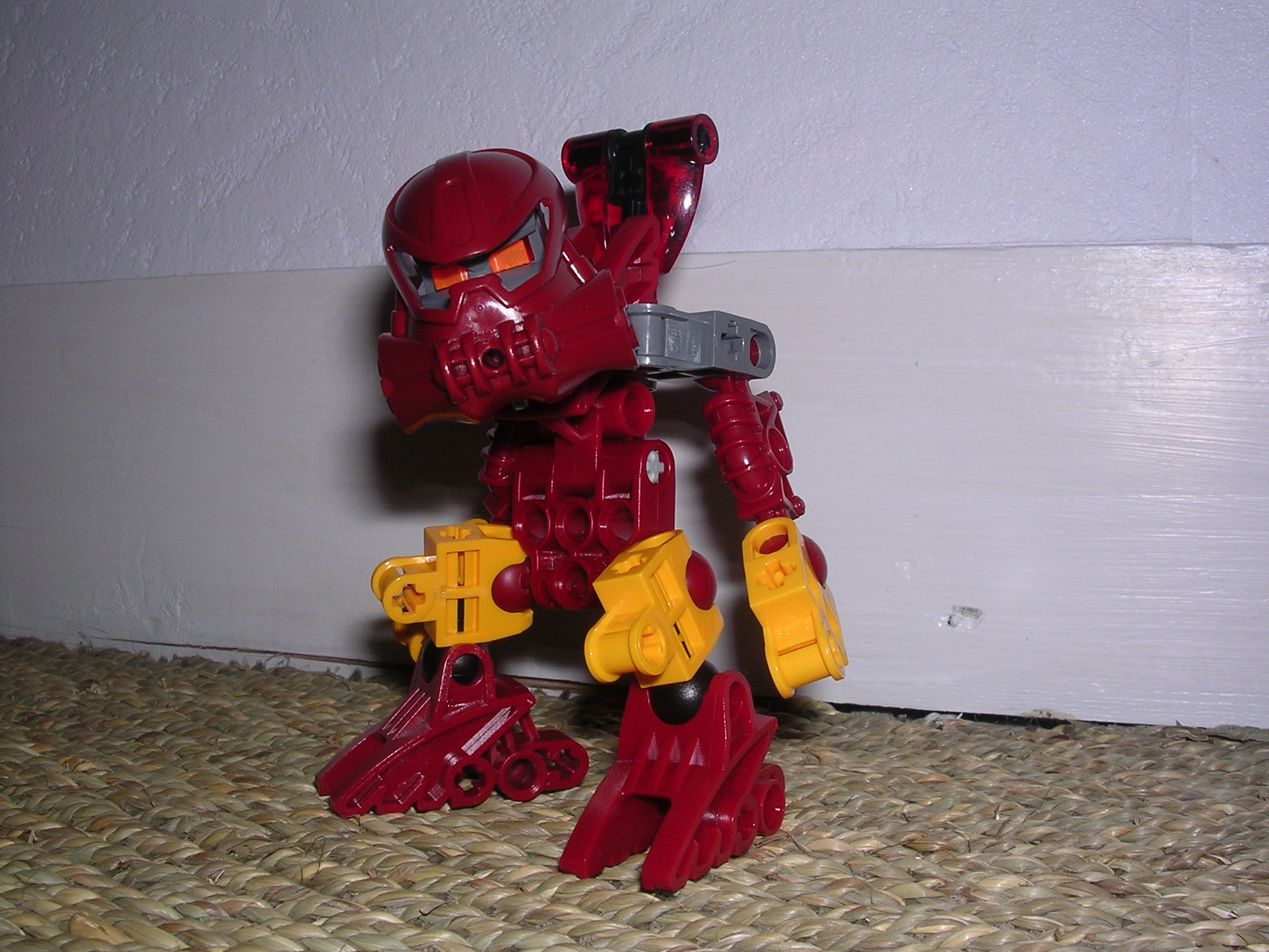 03_vakama_without_spare_front.jpg