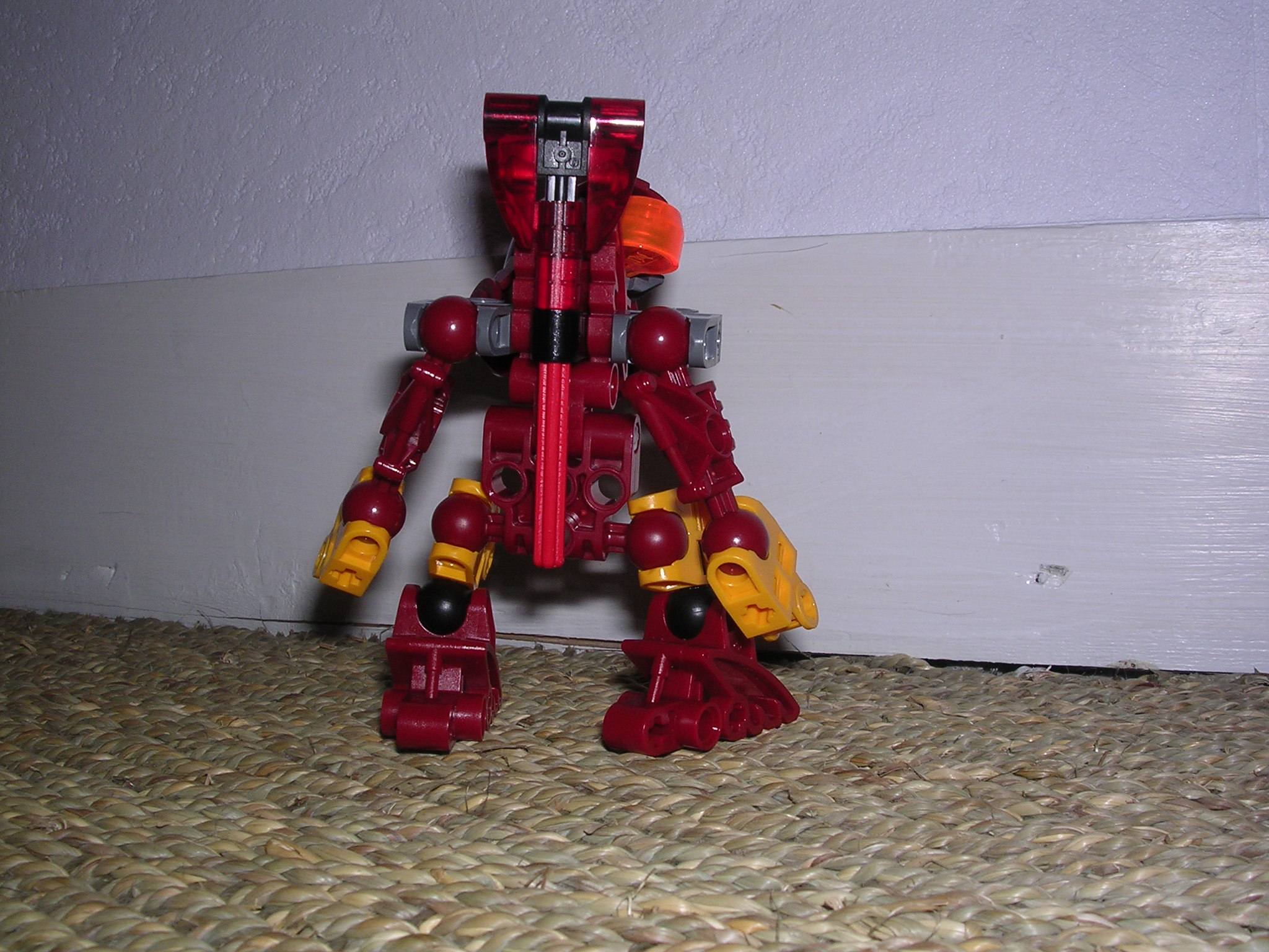 04_vakama_without_spare_back.jpg