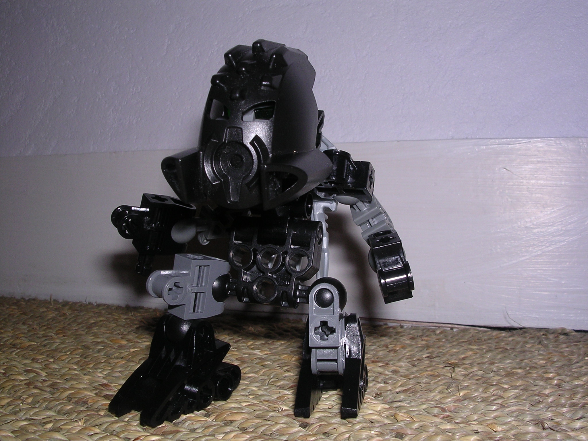 03_whenua_front_without_weapon.jpg