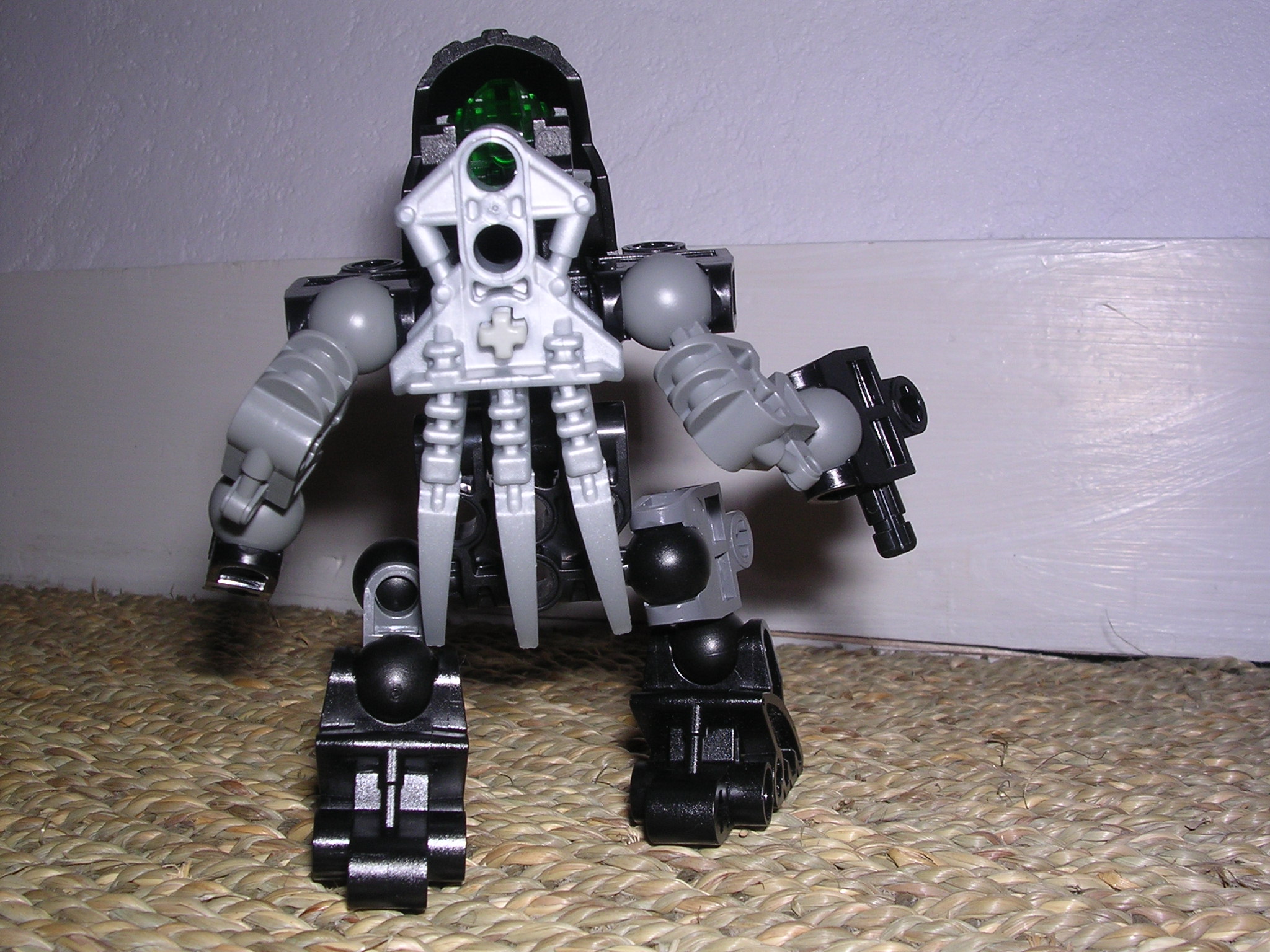04_whenua_back_without_weapon.jpg