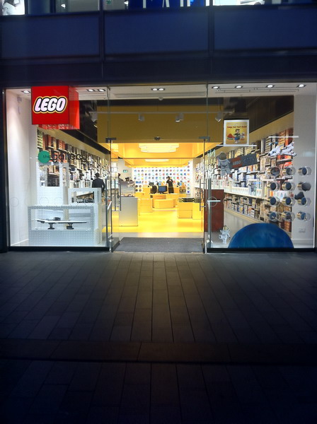 legostore7.jpg