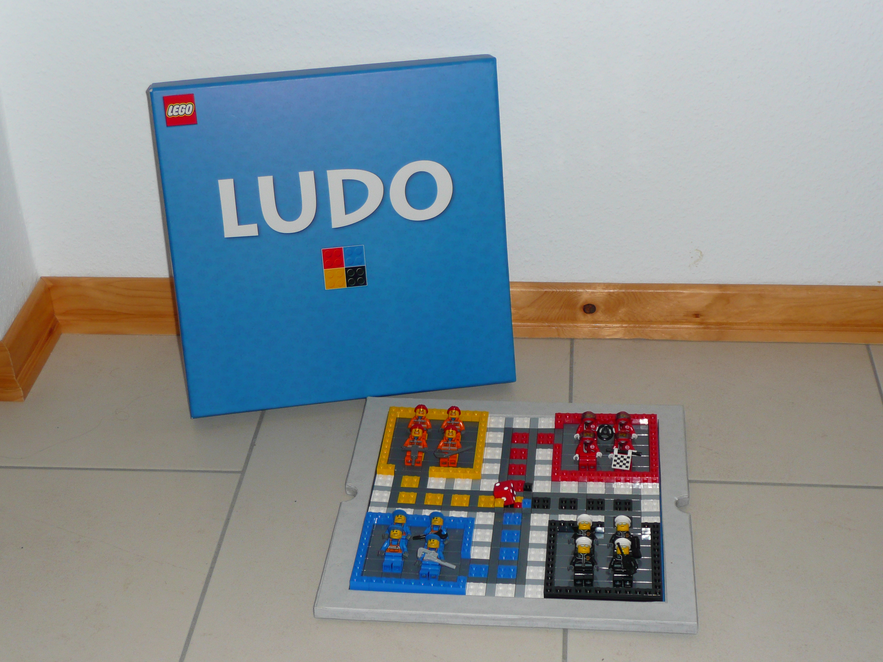 851847-01-22-ludo.jpg