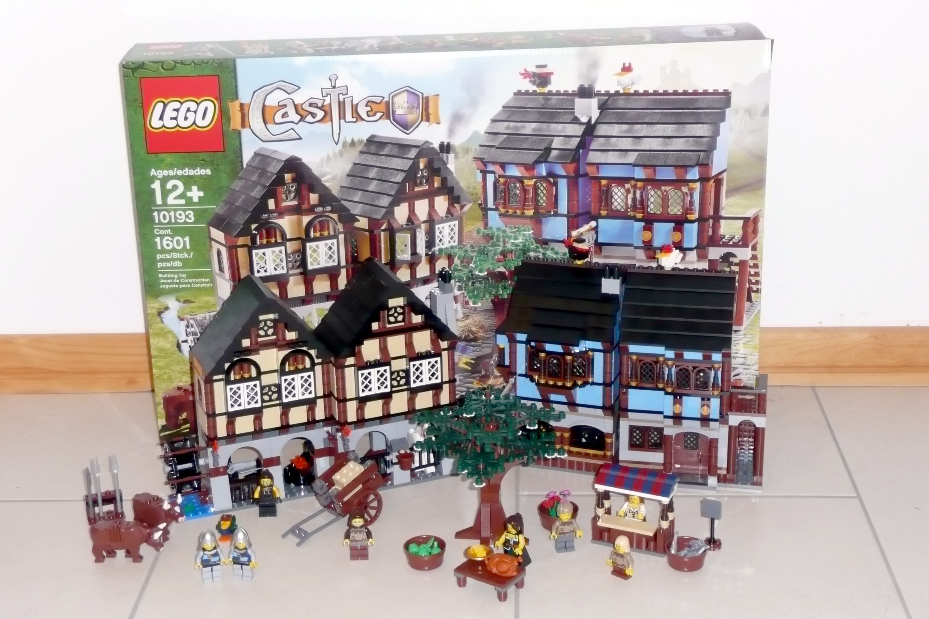 10193-01-30-mittelalterlicher_marktplatz.jpg