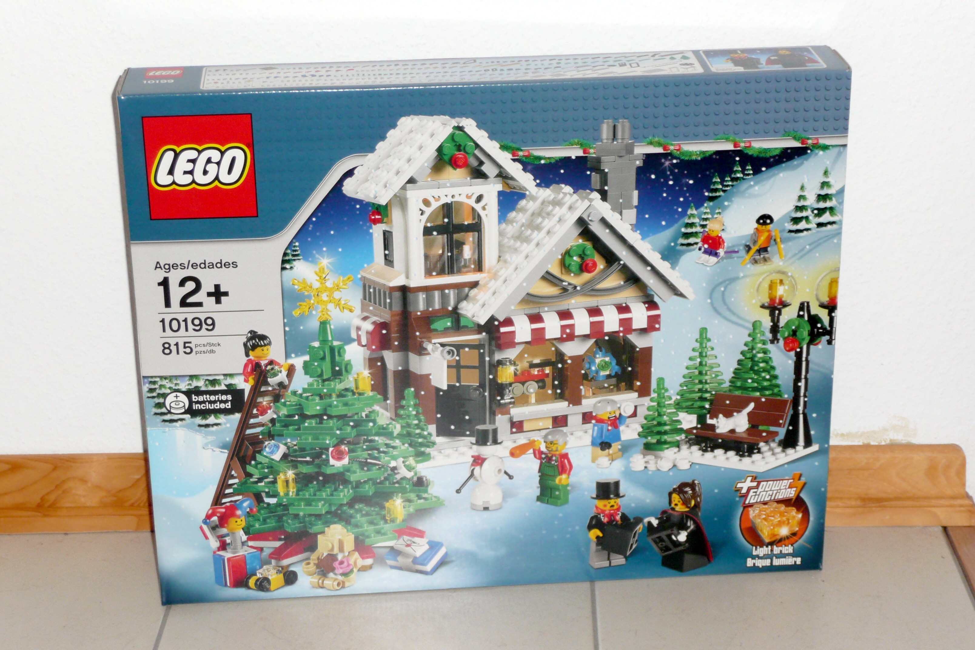 10199-10-110-weihnachtlicher_spielzeugladen.jpg