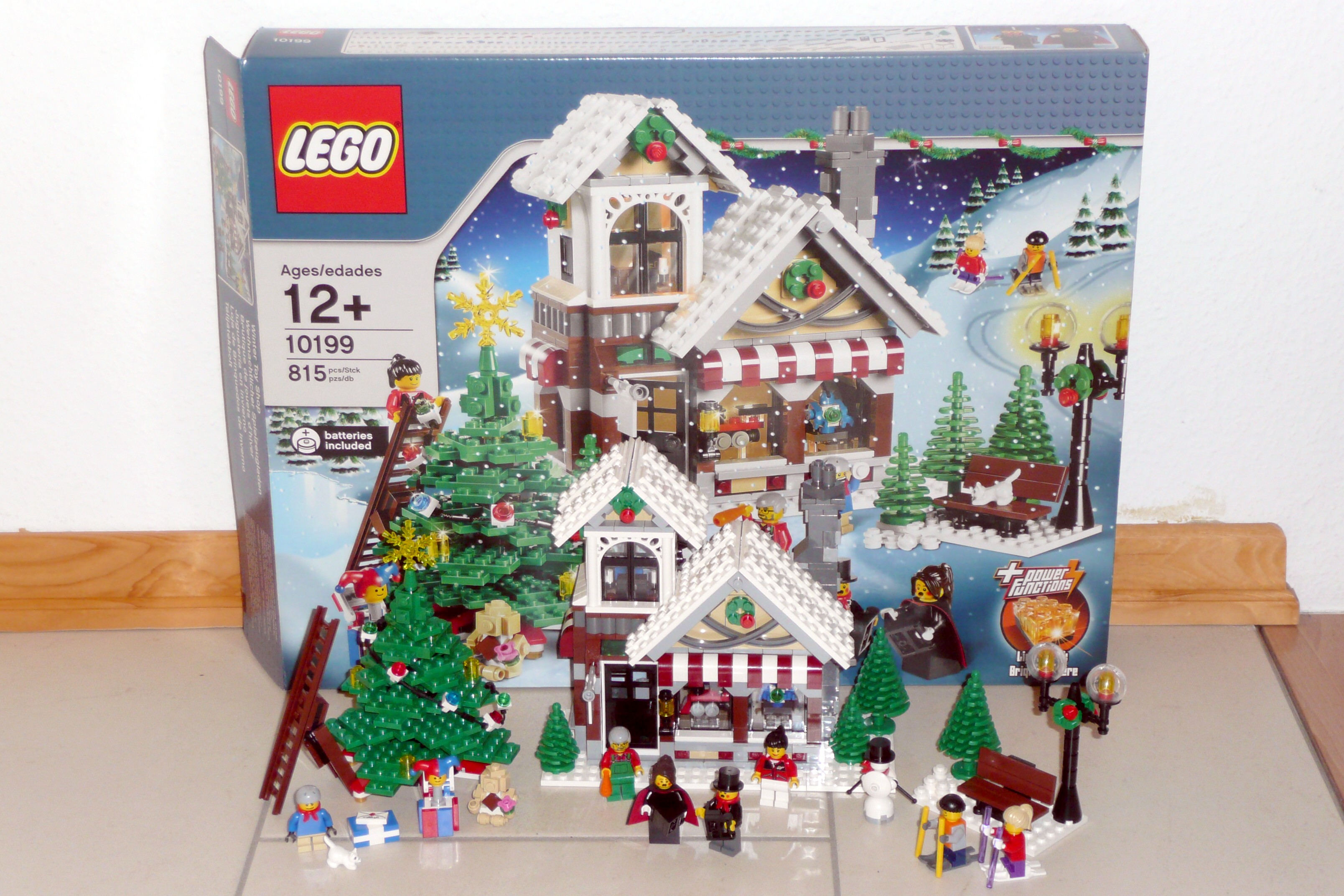 10199-10-112-weihnachtlicher_spielzeugladen.jpg