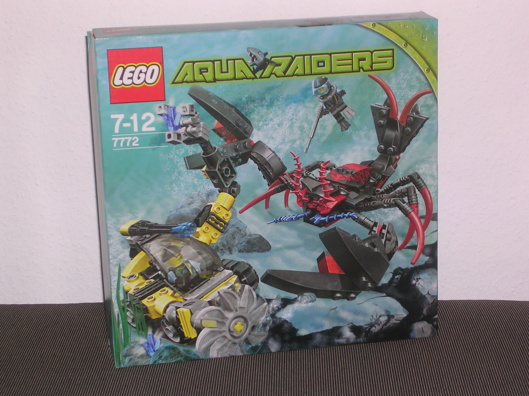 7772-01-10-aqua_raiders.jpg
