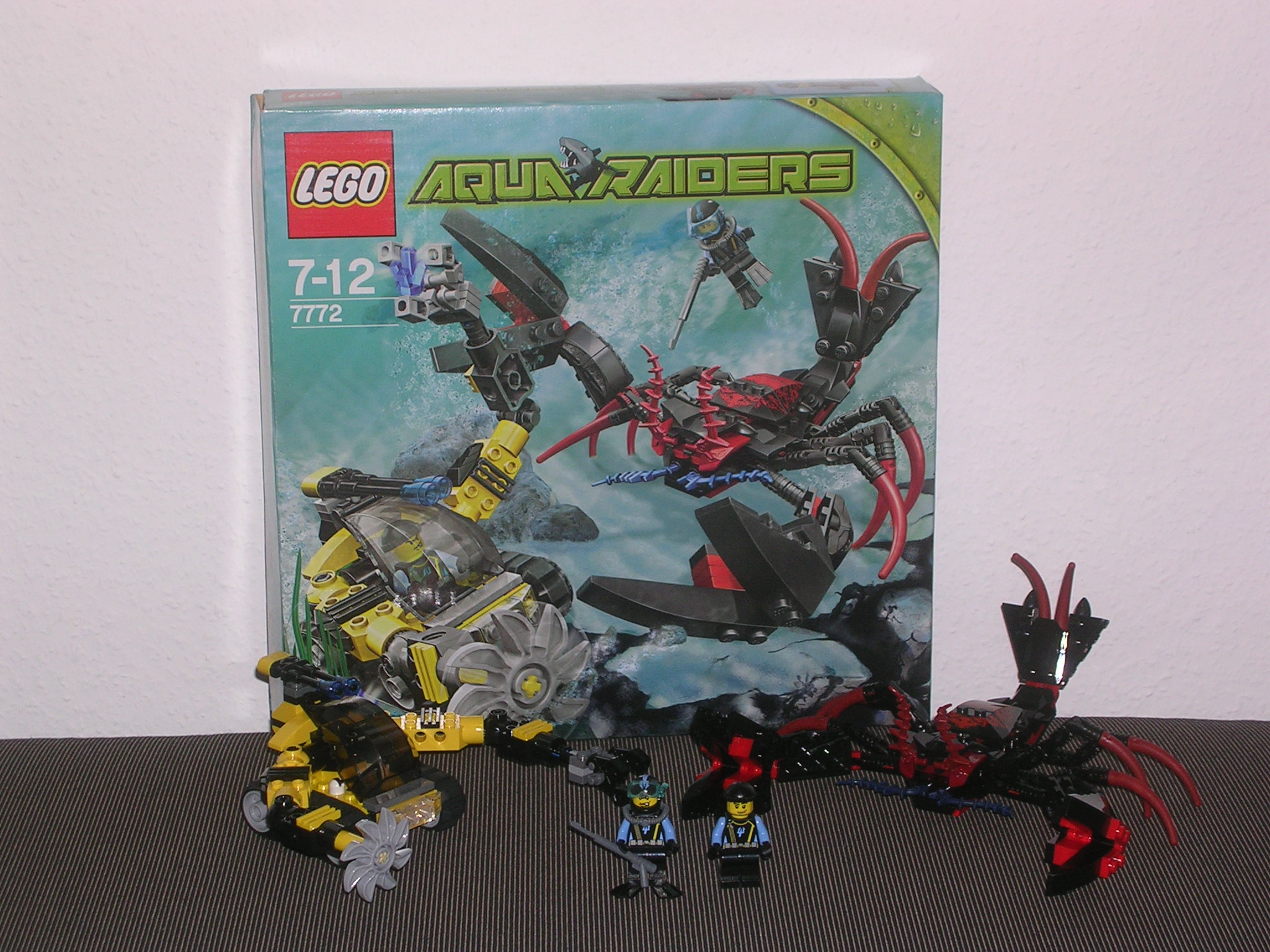 7772-01-15-aqua_raiders.jpg