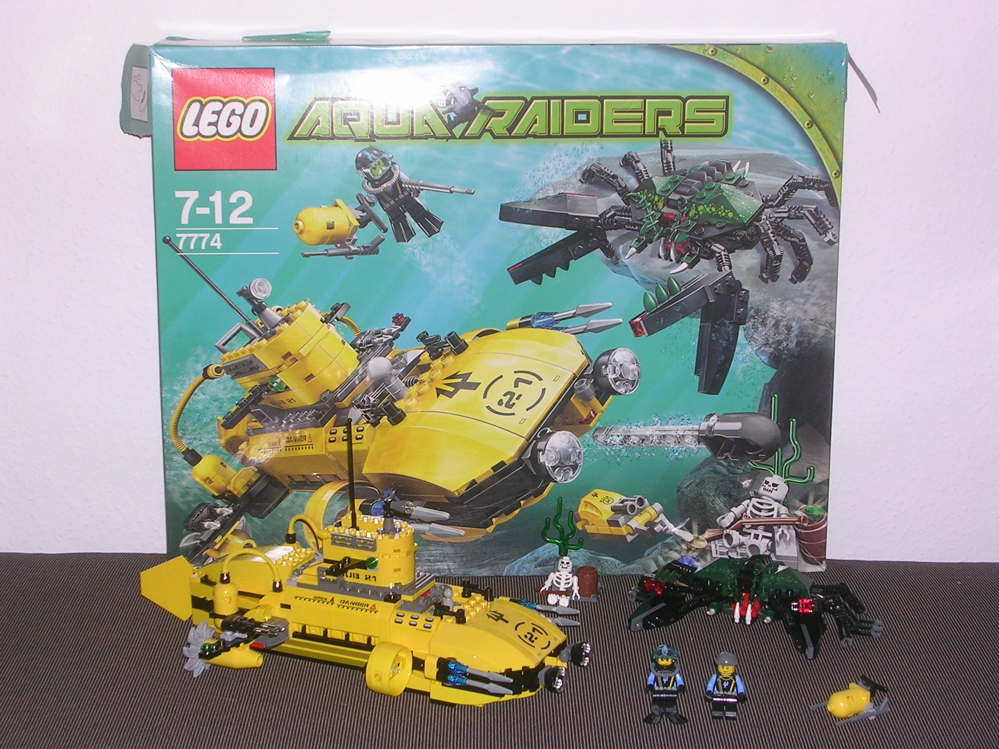 7774-01-15_crab_crusher_u-boot_und_riesenkrebs.jpg