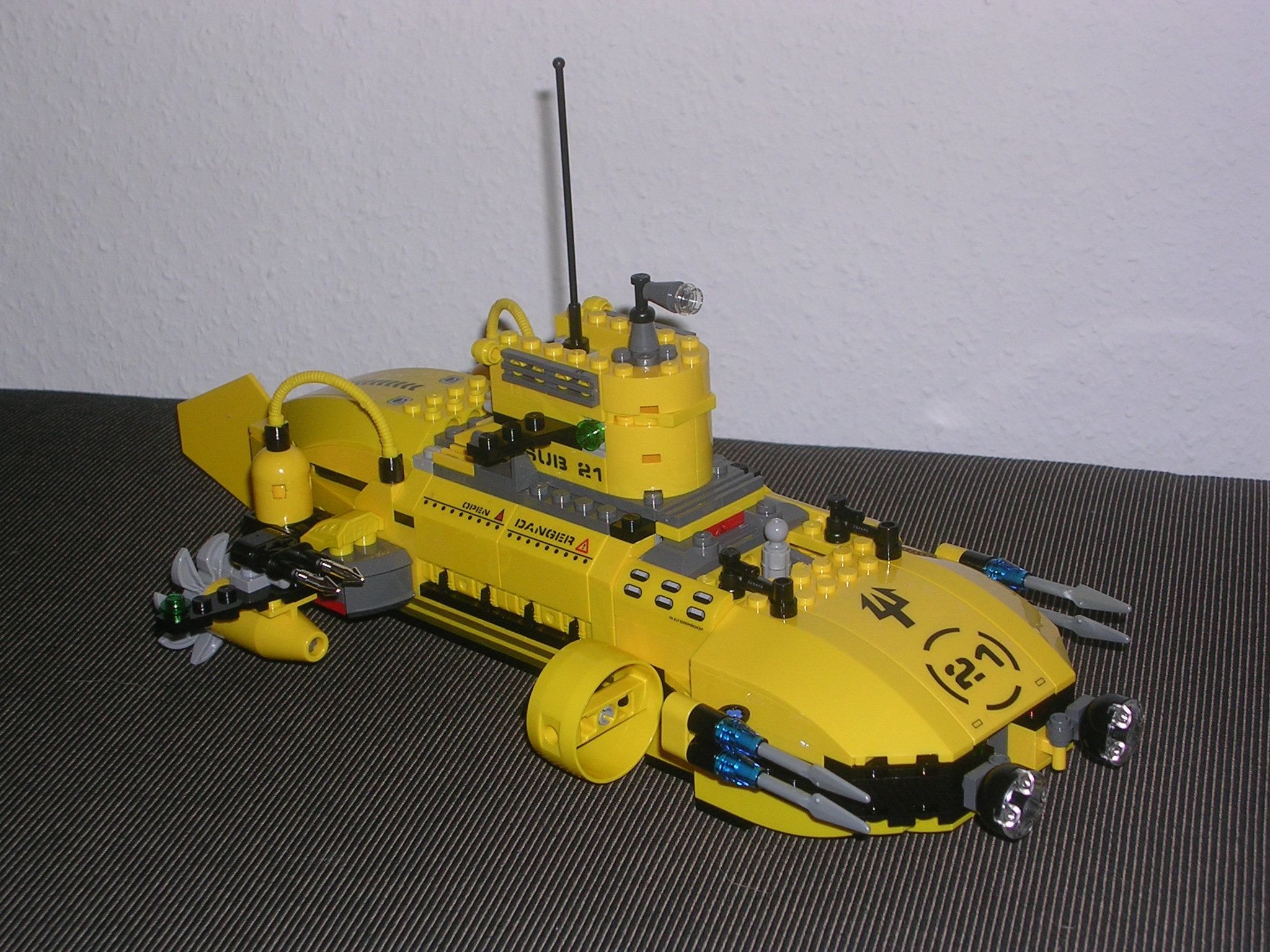 7774-01-17-01_crab_crusher_u-boot_und_riesenkrebs.jpg