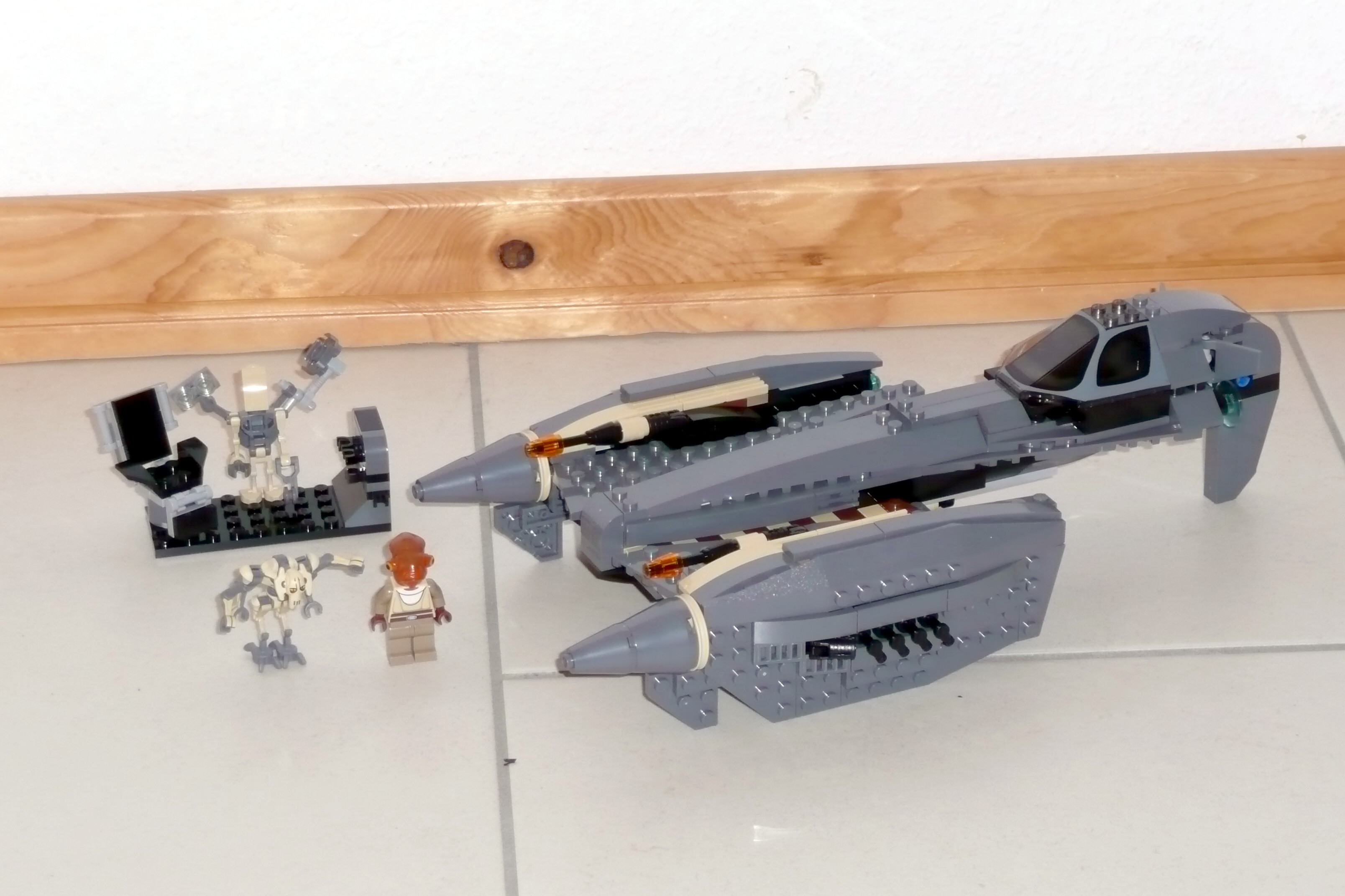 8095-10-113-general_grievous_starfighter.jpg