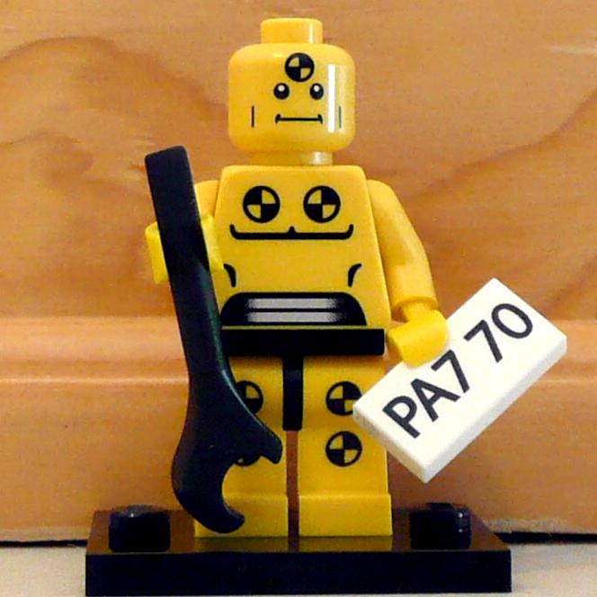 8683-30-08-01-minifigures.jpg