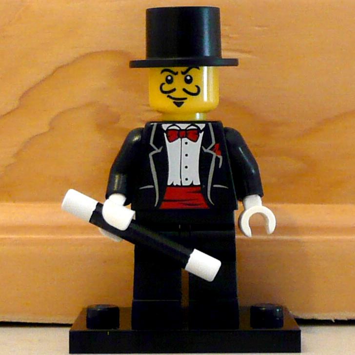 8683-30-09-01-minifigures.jpg