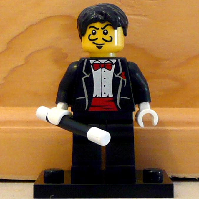 8683-30-09-02-minifigures.jpg
