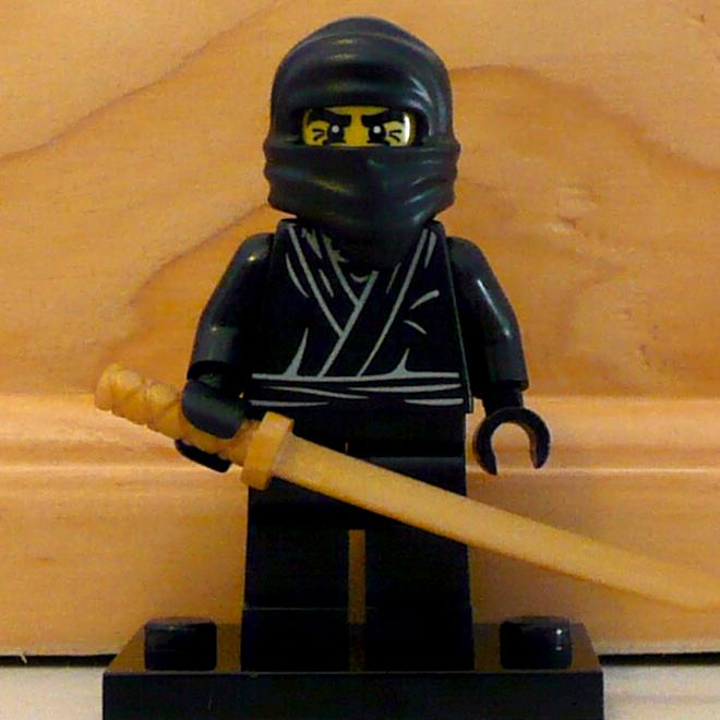 8683-30-12-01-minifigures.jpg