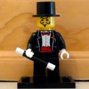 8683-30-09-01-minifigures.jpg