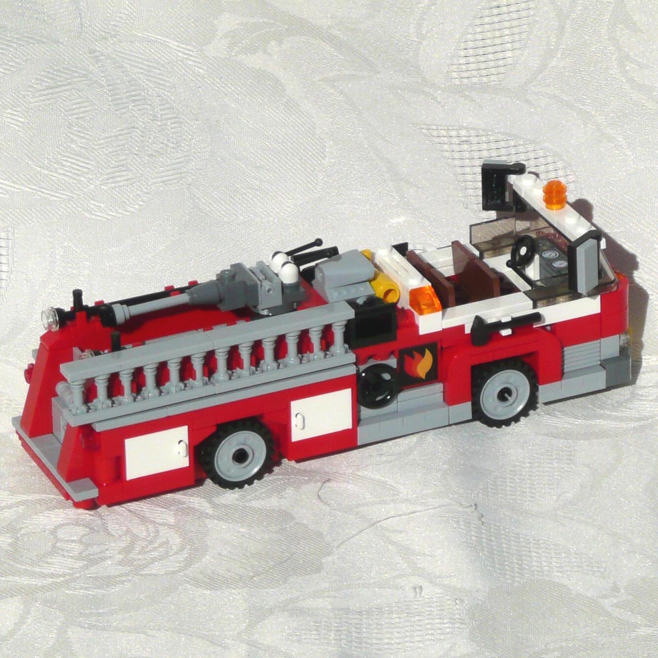 feuerwehrwagen-050-104-mack.jpg