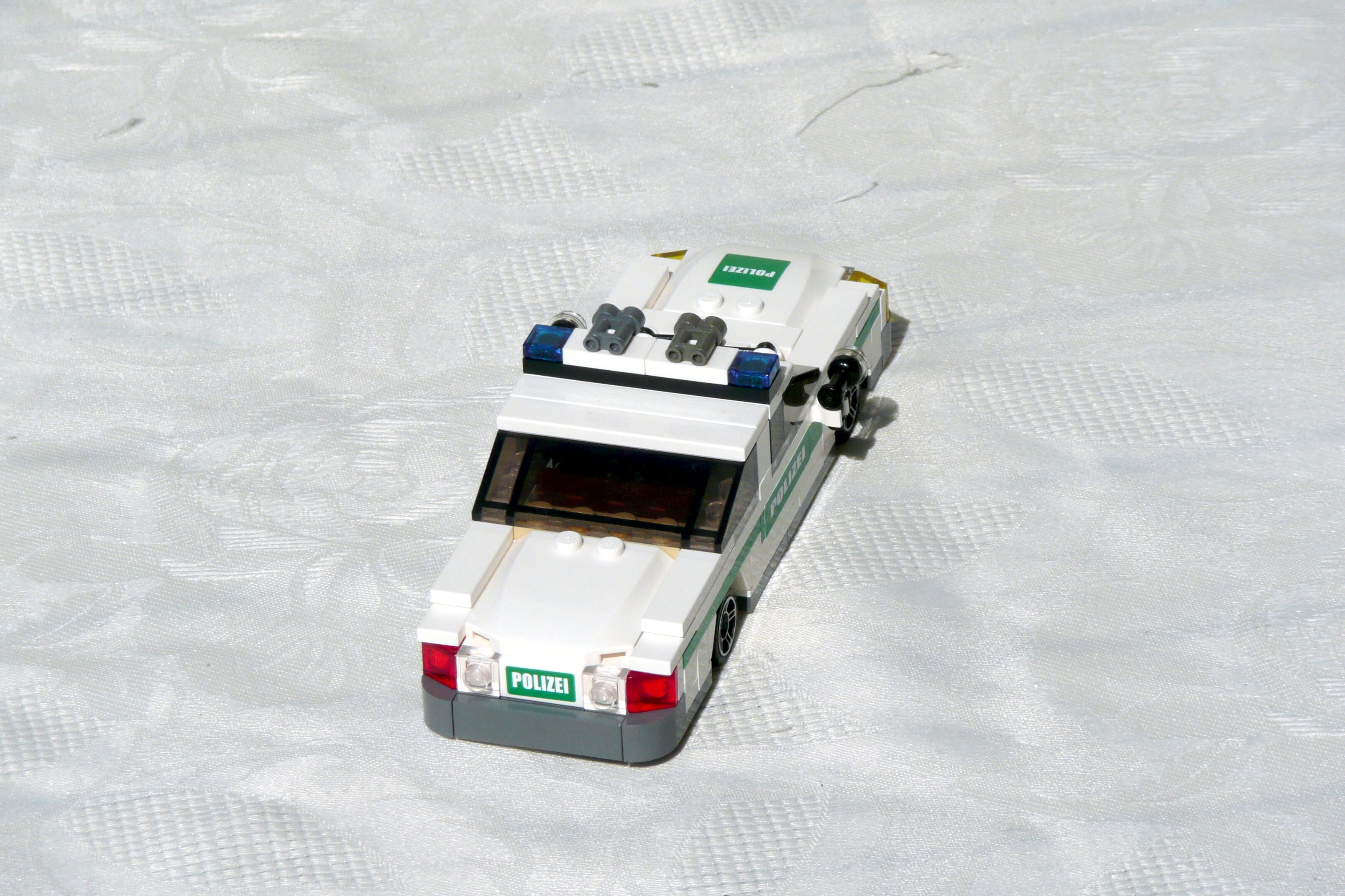 polizeiauto-00-09-10-15-polizei.jpg