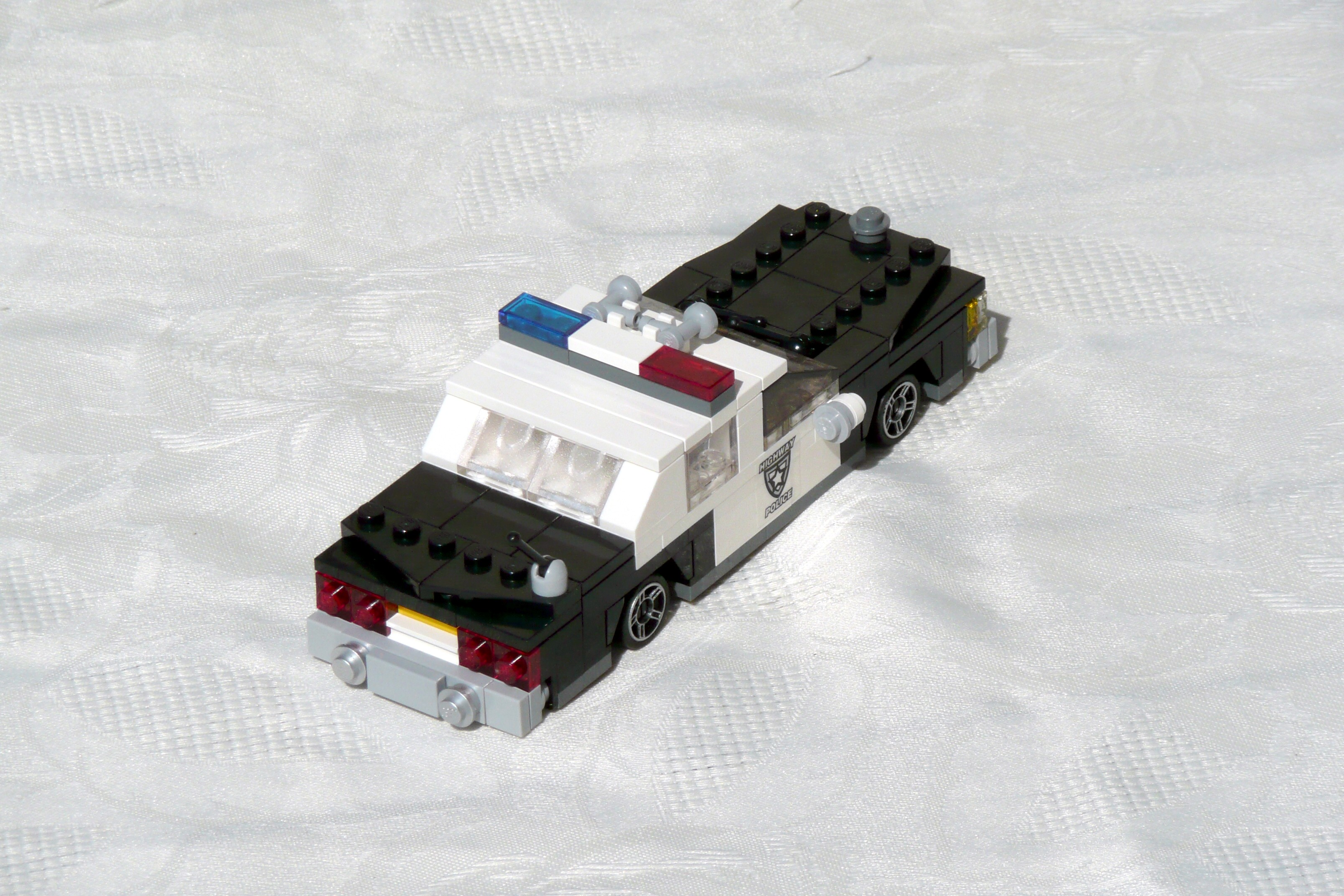polizeiauto-020-105-police_car.jpg