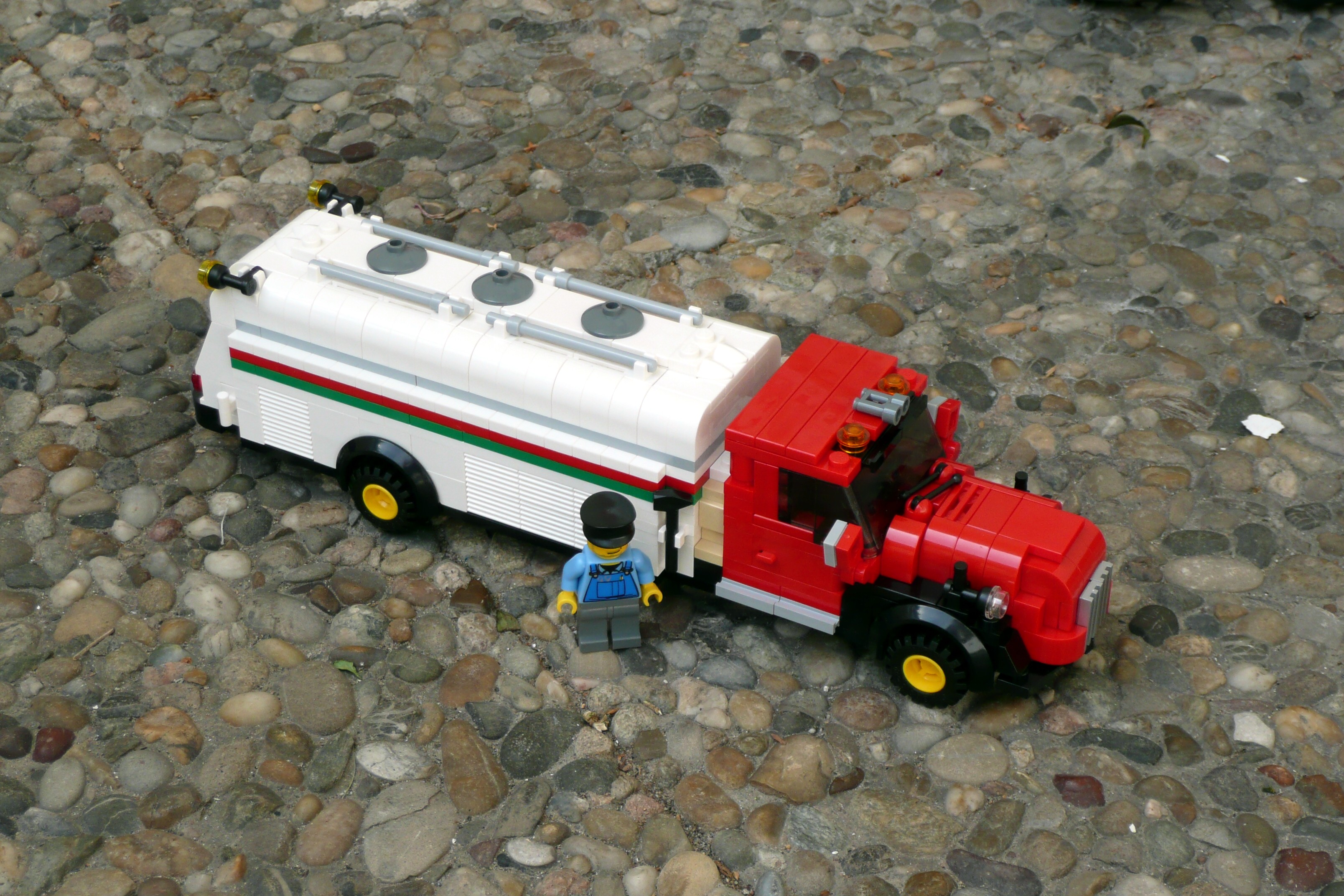 tankwagen-010-10-10-14-octan.jpg