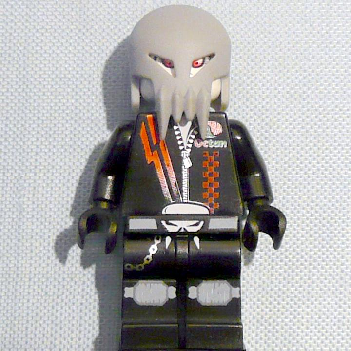 space-police-220-10-totenkopfzwilling.jpg
