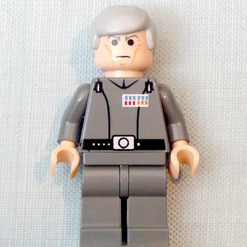 starwars-7100-10-grand_moff_tarkin.jpg