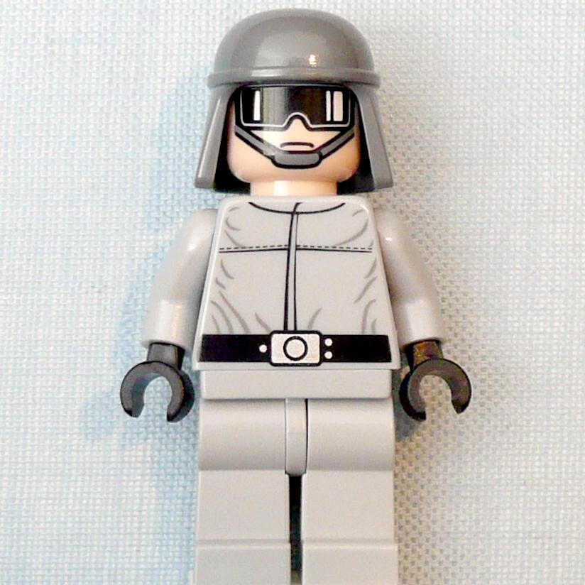 starwars-7170-10-imperial_at-st_pilot.jpg