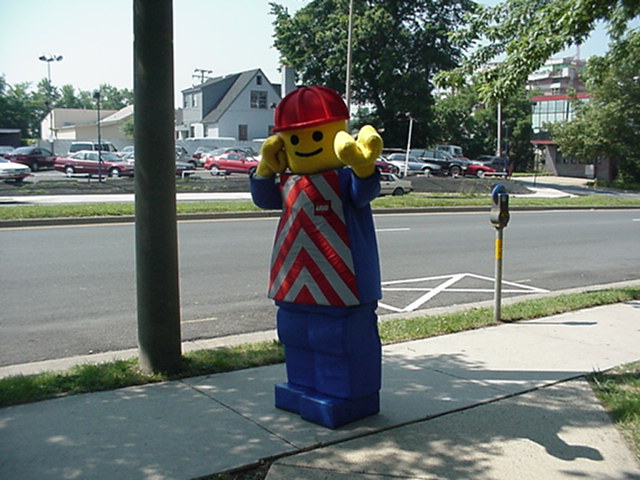 the_minifig_outside.jpg
