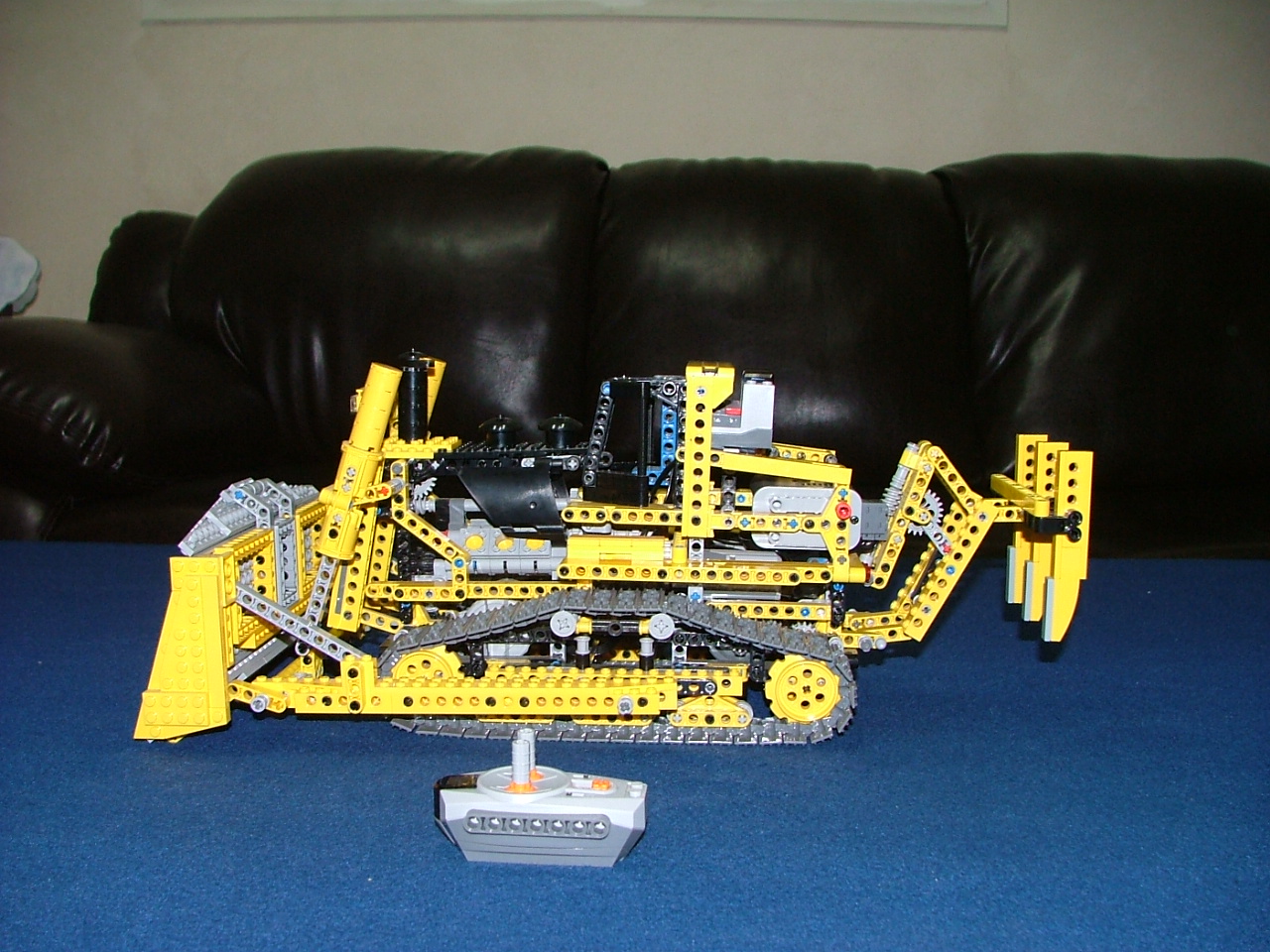 8275-bulldozer-3.jpg