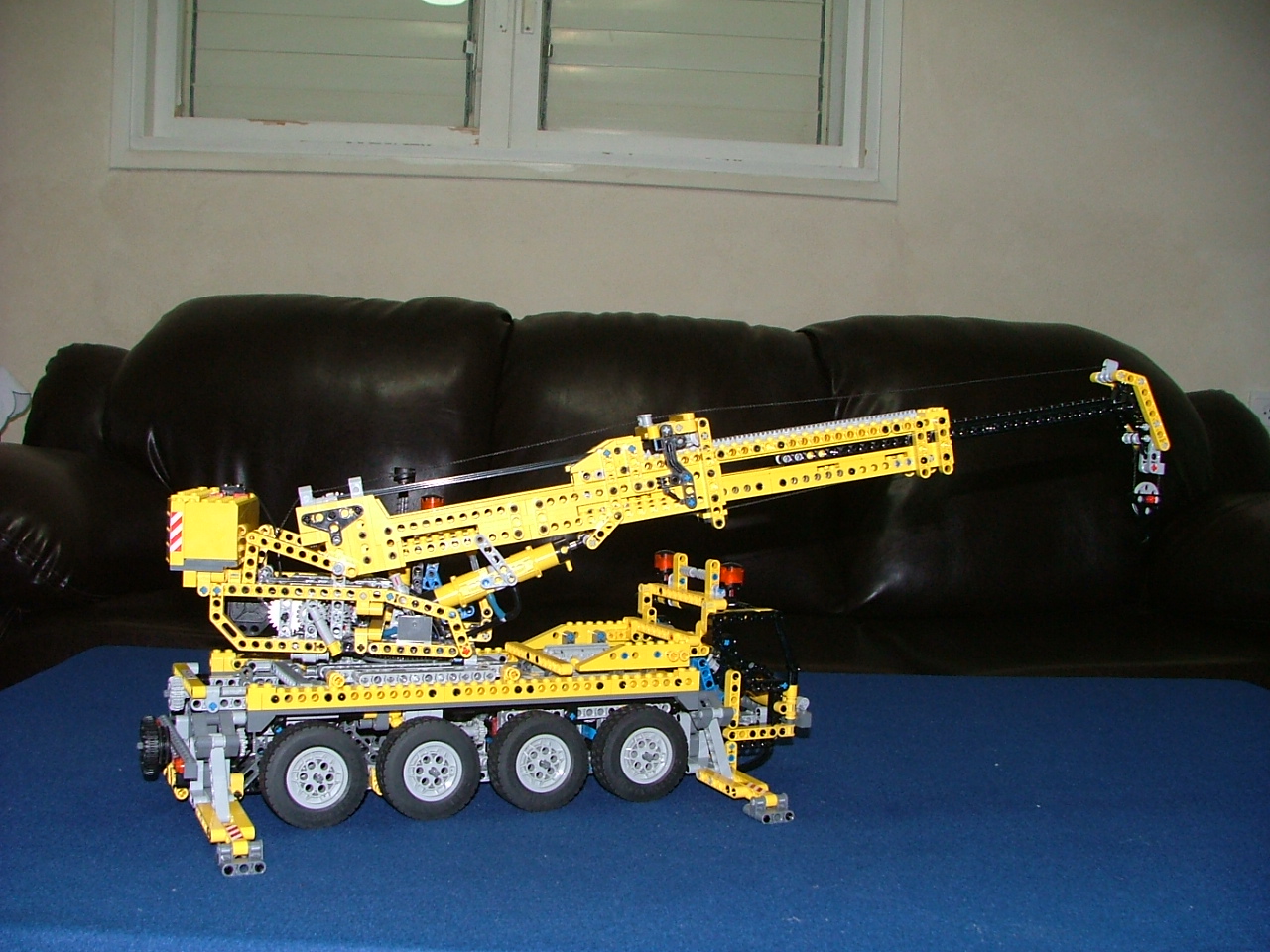 8421-mobile-crane-3.jpg