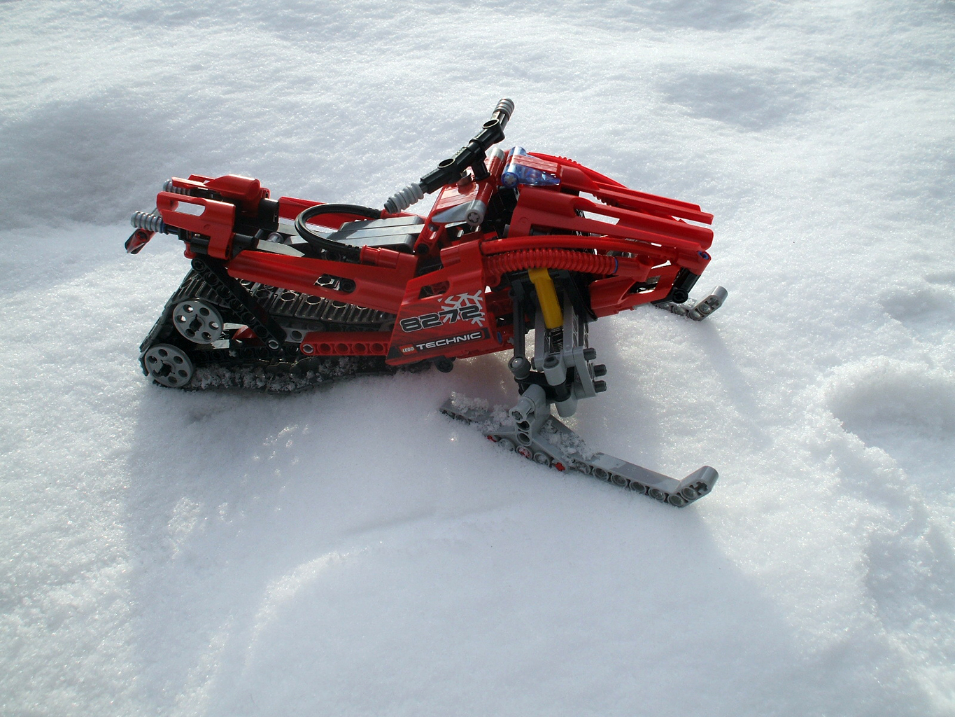 snow-mobile-3.jpg
