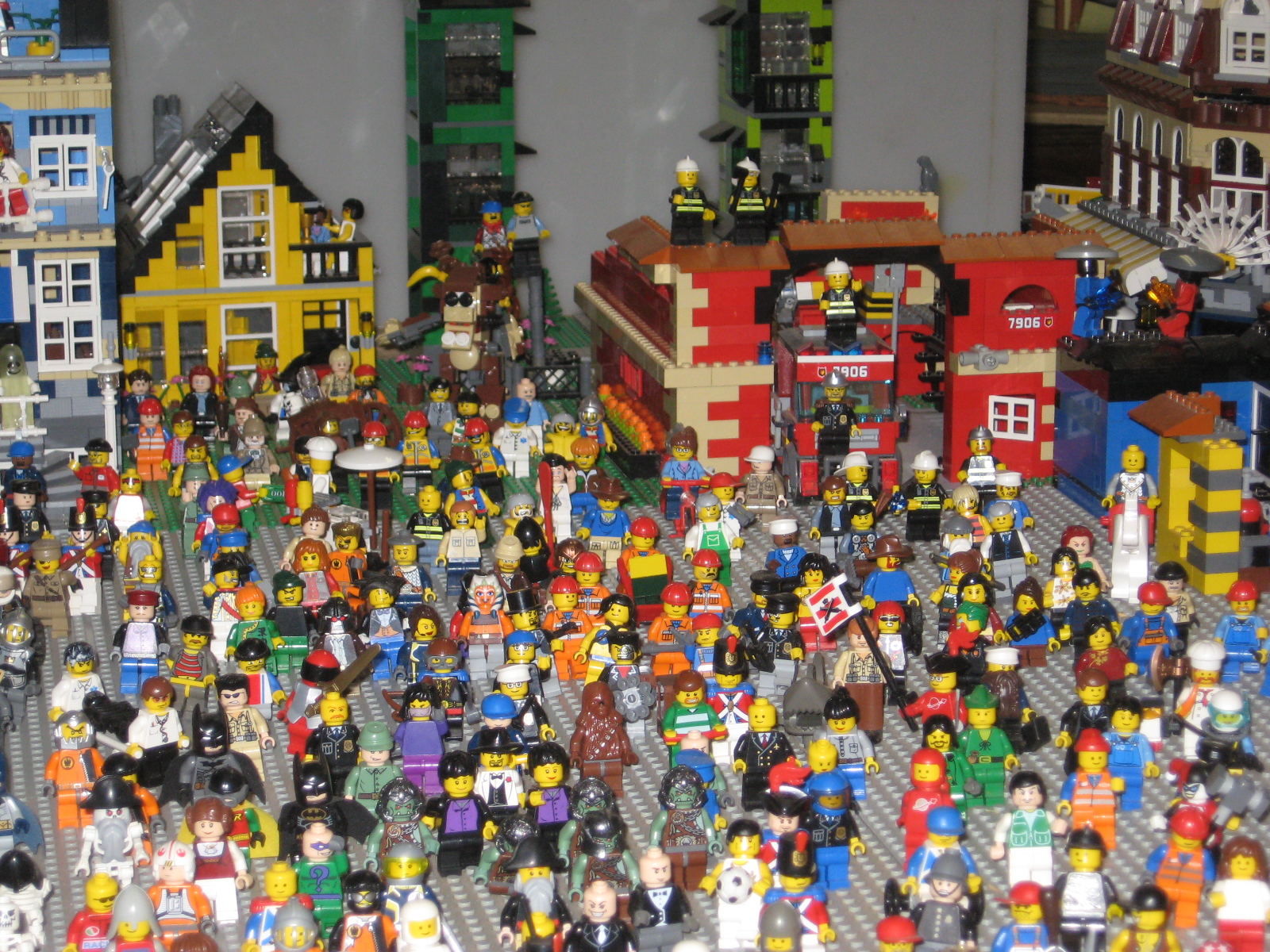 mini_fig_mob_05.jpg