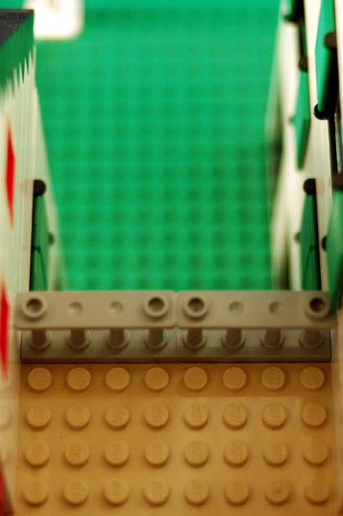 divided_house14_balcony.jpg