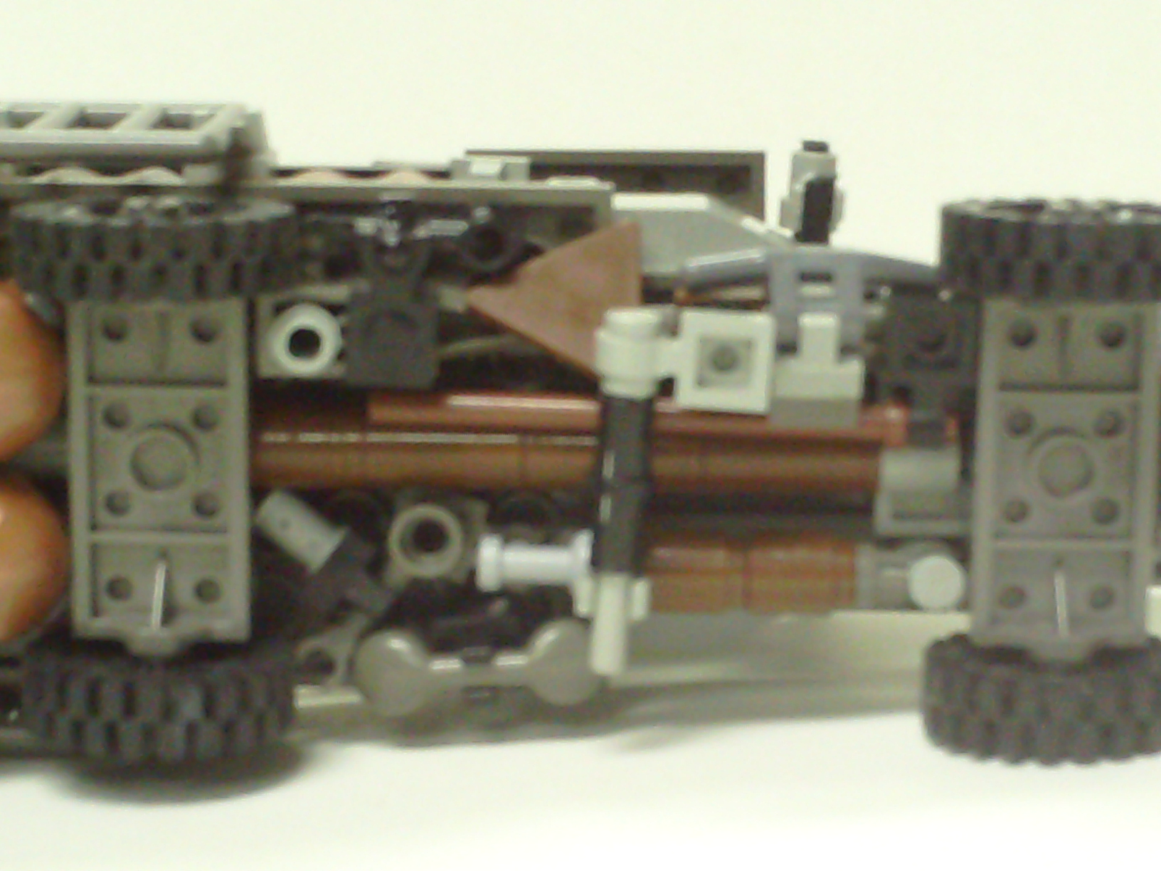 008_driveshaft_and_random_greebles.jpg