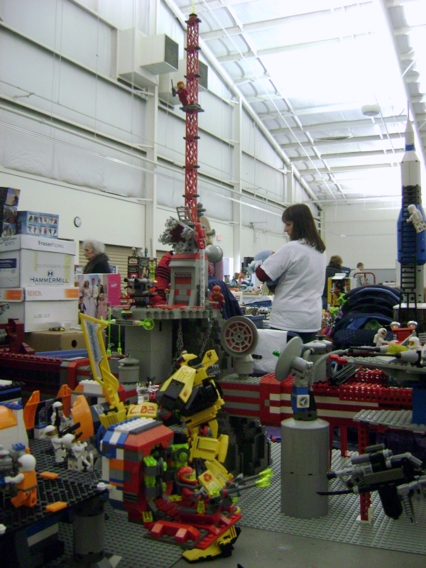 toyshow08_moonbase_bert_1518.jpg